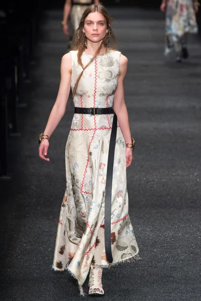 Look 34